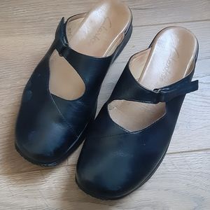 Clarks Black Leather Mary Jane Slip-On Flats